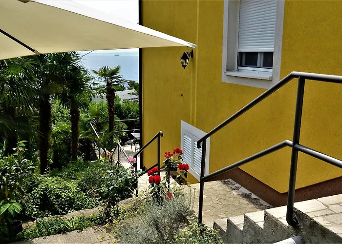 Apartments And Rooms Vila Irma