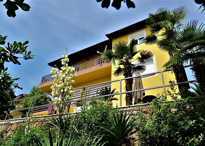 Apartments And Rooms Vila Irma