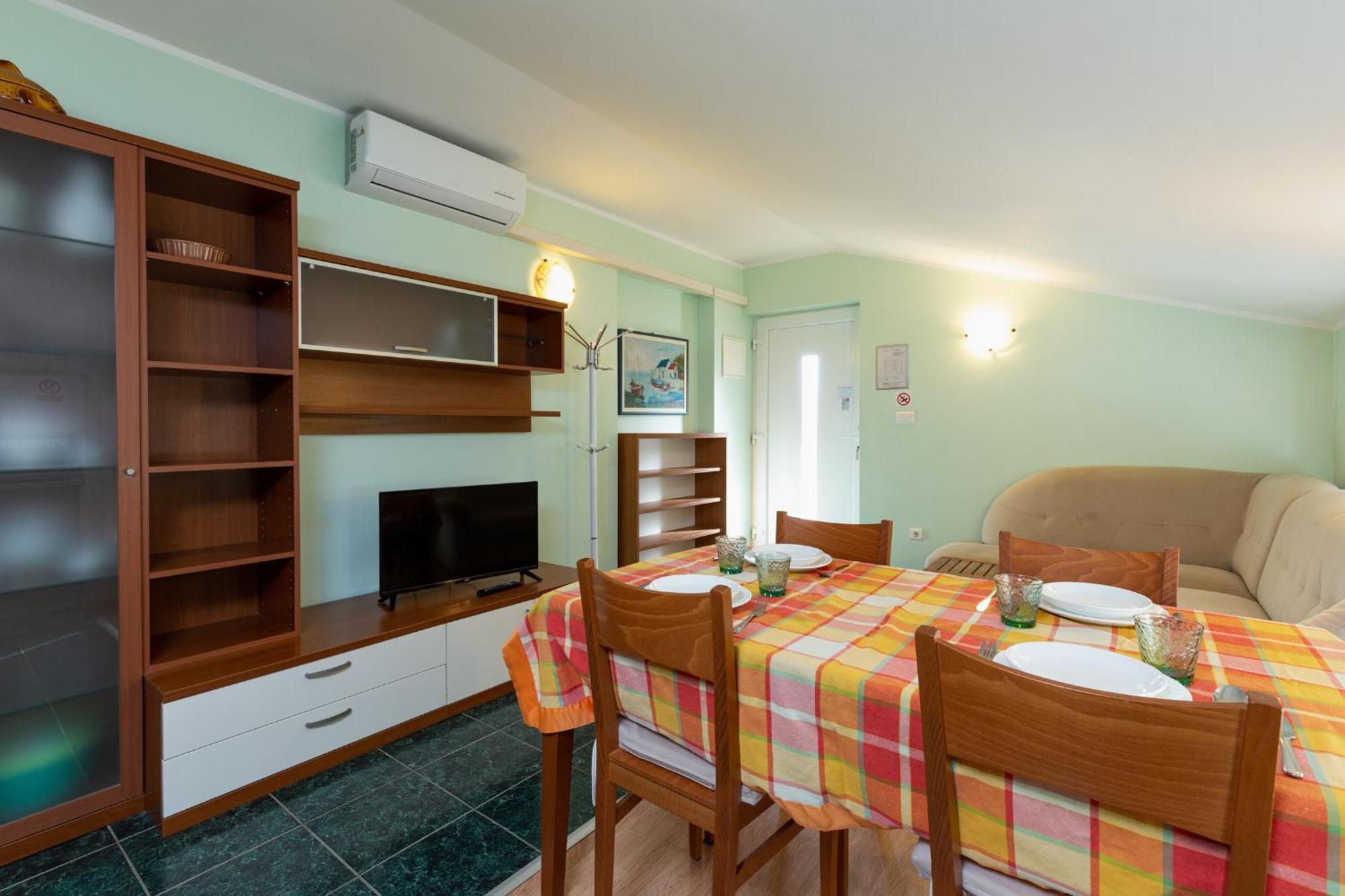 Guest house And Irma